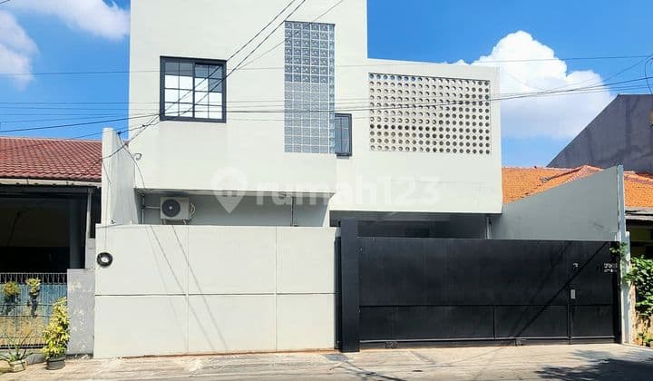 Rumah Siap Huni 2 Lantai Minimalis Dalam Komplek di Duren Sawit