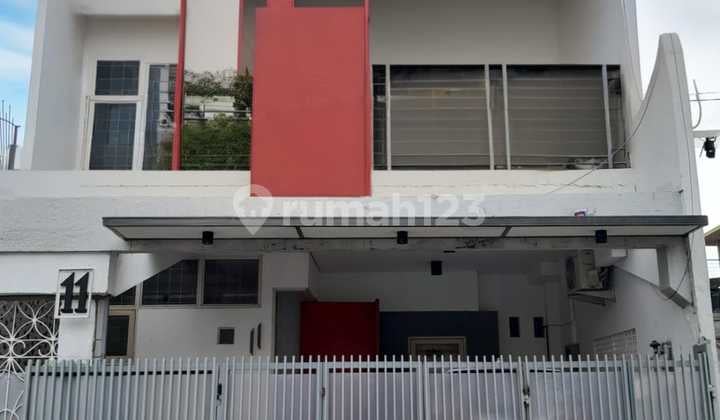 Rumah Bagus Strategis Siap Huni 3 Lantai di Jati Rawamangun