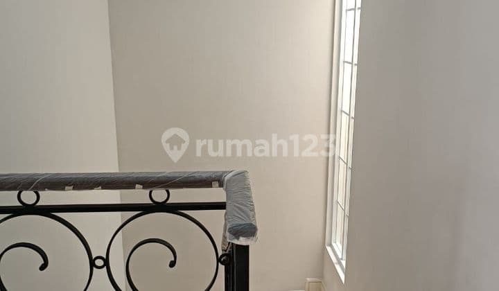 Camden House Jakbar 3 Lantai Siap Huni Dalam Cluster