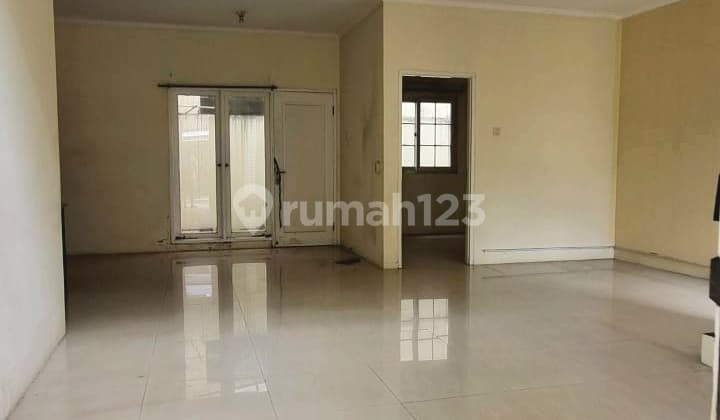 Rumah 2 Lantai Hadap Selatan Permata Regency Jakbar