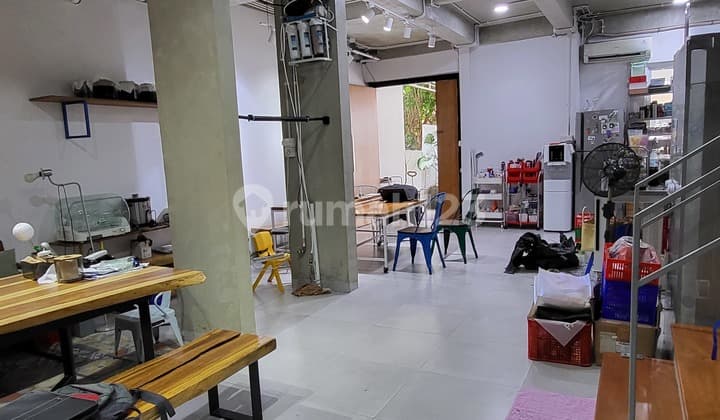 Rumah 3 Lantai Perumahan Green Permata Jaksel