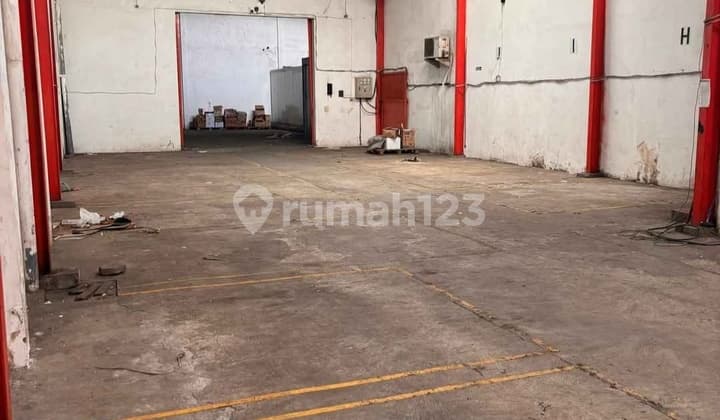 Gudang Kantor Strategis Free Cold Storage di Blimbing Malang