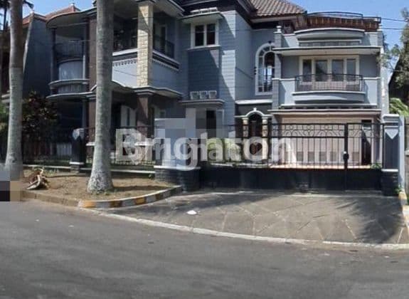 Rumah 2 Lantai Dieng Malang