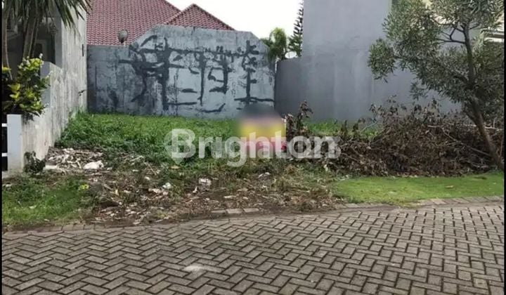 Riverside plot of land near the Singosari Malang toll exit.