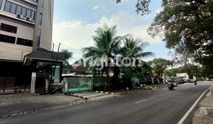 Rumah Super Strategis Pinggir Jalan Dekat Jalan Ijen Gunung Gunung Malang