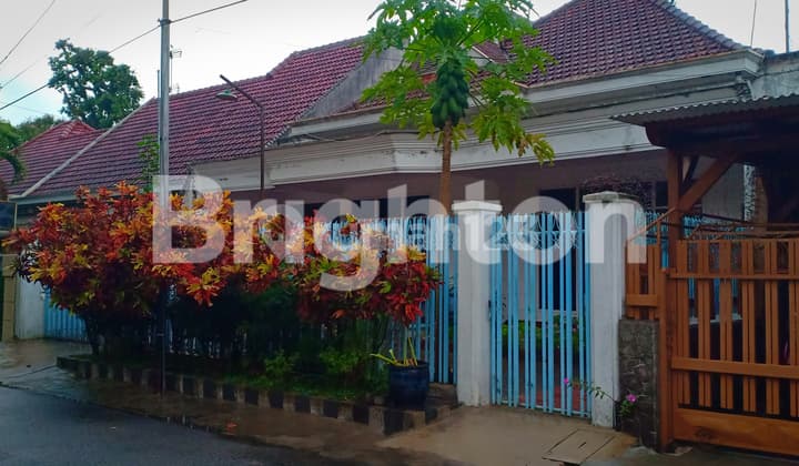 Rumah pusat kota area jl ijen oro oro dowo malang