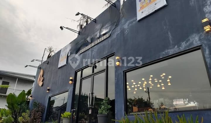 Ruang Usaha Cafe 2 Lantai di Karangampel , Dau Malang
