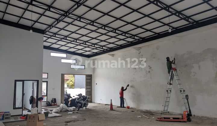 Ruang Usaha Kantor Gudang Dekat Terminal Arjosari Malang