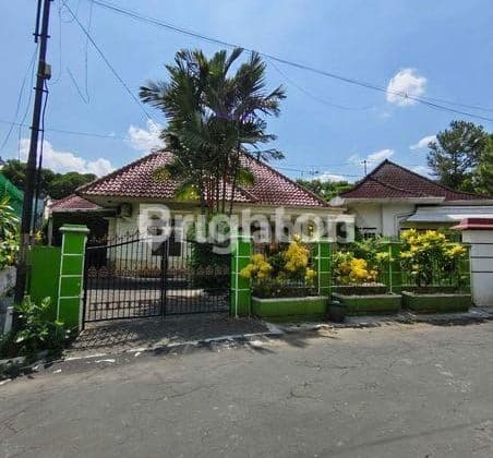 Rumah Terawat Pusat Kota Gunung Gunung Jl Ijen Area Kota Malang