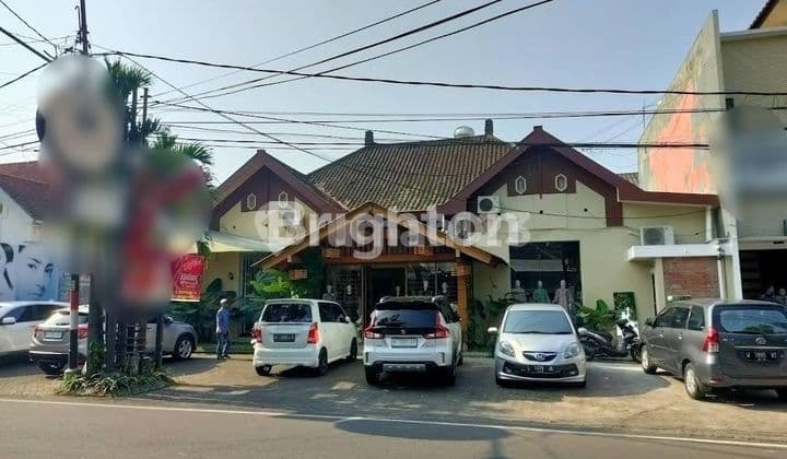 Rumah usaha pusat kota strategis area Ijen Klojen kota malang.