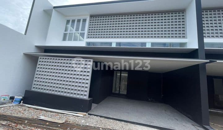 Rumah Baru Siap Huni di Caman Jakasampurna Bekasi
