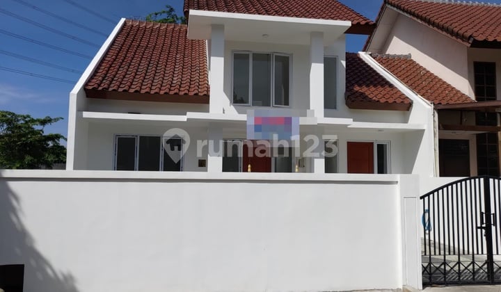 Rumah Bagus 3 Lantai Siap Huni di Metland Puri Lokasi Strategis