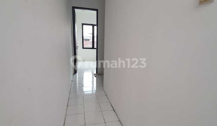 Rumah Mungil 2lt ,bangunan Minimalis ,Sudan rapi dan siap huni dalam Komplek yang Asri dan Nyaman .