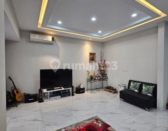 Rumah Cantik Di Greenlake City Cluster Amerika Latin Boulevard