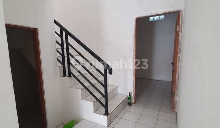 Residential House in Kosambi Baru, West Jakarta Great Location