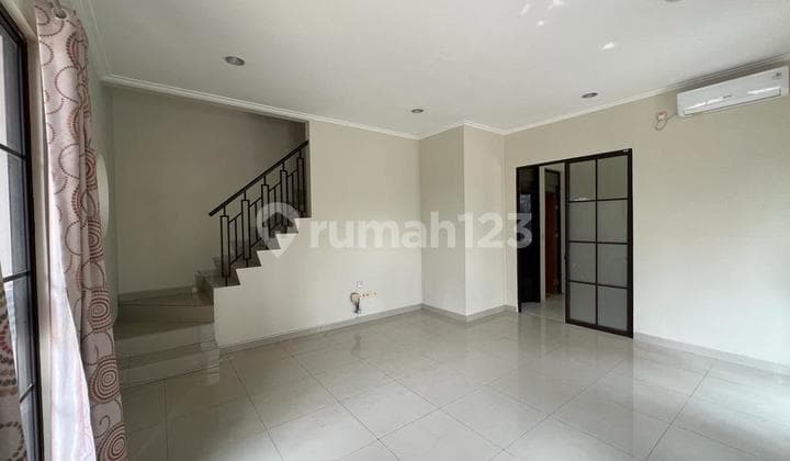 Dijual Rumah di Cluster East Asia Green Lake City Sudah Renovasi