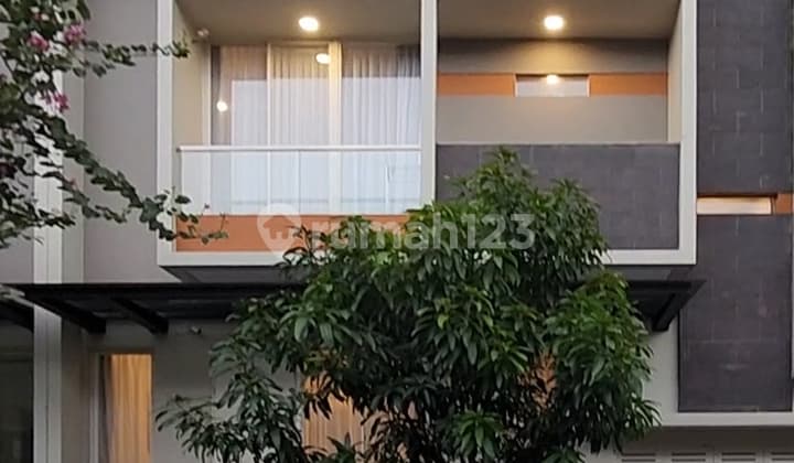 Rumah Sangat Bagus di Mozart Selatan Gading Serpong Nego