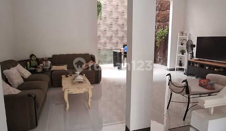 Rumah di Metro Permata 2 Karang Tengah Tangerang Strategis