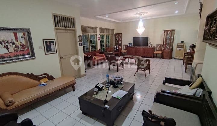 Rumah 2 Lantai Siap Huni di Perum Griya Loka Bsd Lokasi Strategis