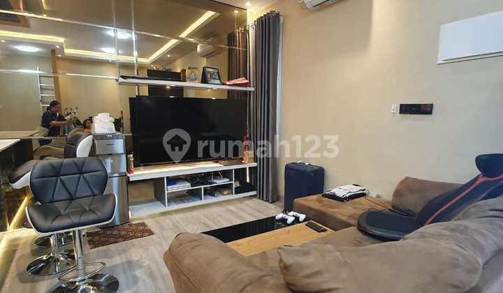 Rumah 2 Lantai di Green Village Boulevard Kondisi Terawat