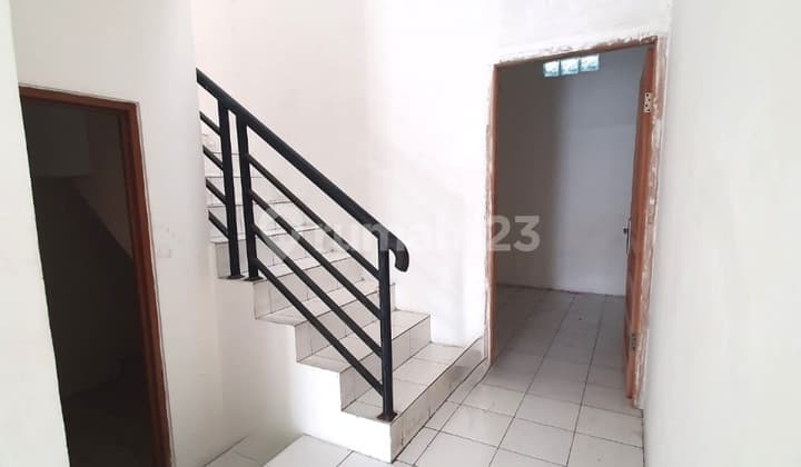 Residential House in Kosambi Baru, West Jakarta Strategic Location