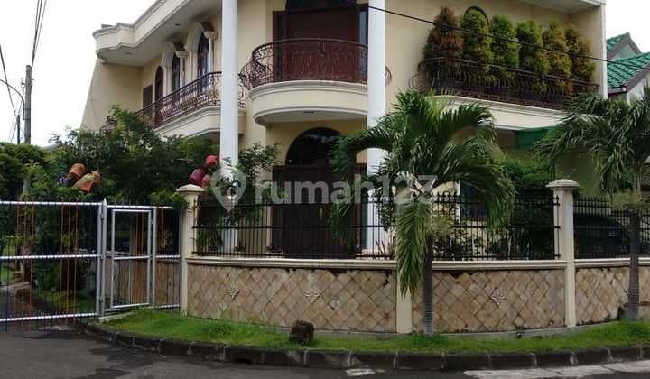 Rumah Hook Minimalis Modern 2lt - ,Bangunan Kokon,terawat, furniture kayu bangus di Jakarta Barat.