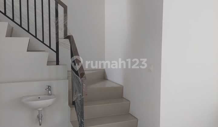 Rumah Bagus 2 Lantai di Cluster Alma Citra Garden Puri Nego