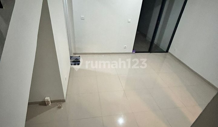 Rumah Siap Huni di Hyra Melia Graha Raya Lokasi Strategis