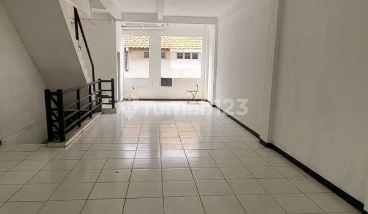 3-Story Shop House in BSD Plaza Tangerang, Strategic Location, Negotiable