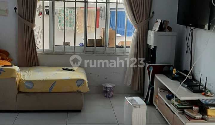 Rumah Siap Huni di Citra 2 Ext Jakarta Barat Strategis