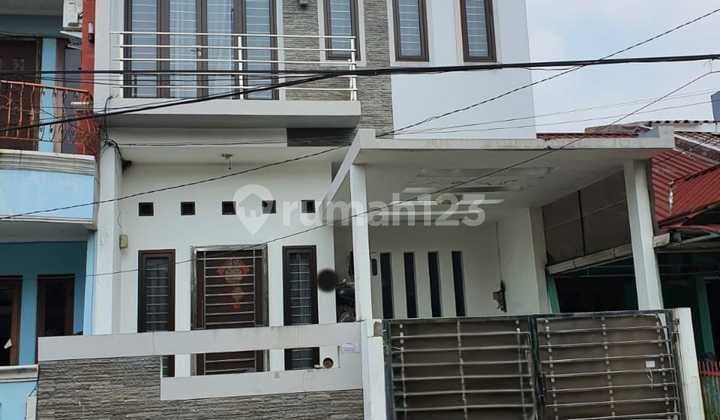 Di Jual Rumah 2,5Lt Minimalis Modern Dalam Kompelek Griya Permata Cipondoh