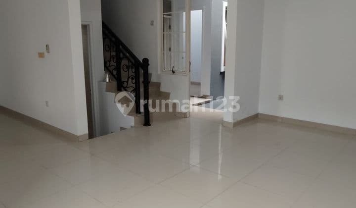 Disewakan Rumah Greenlake City(We)