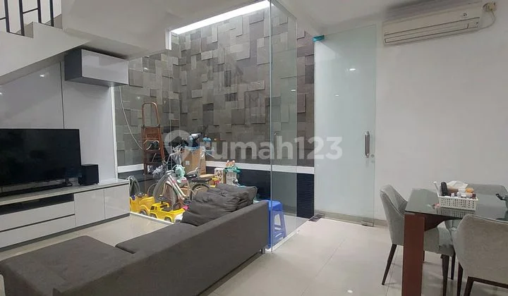 Rumah Sangat Bagus dan Terawat di Kosambi Baru Jakarta Barat Strategis Rumah Sangat Bagus dan Terawat di Kosambi Baru Jakarta Barat Strategis