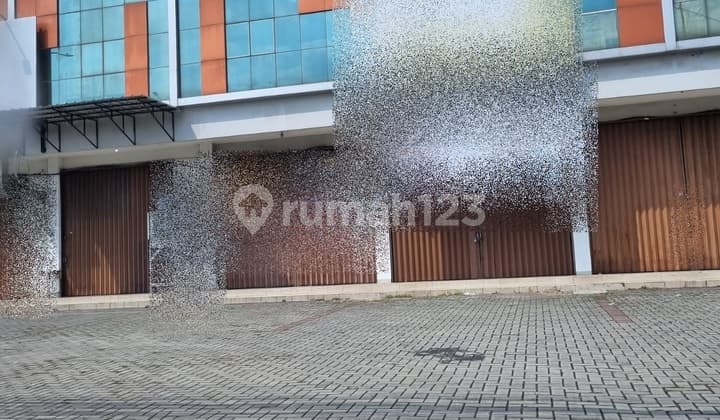 4-Storey Ready-to-Use Shop House in Tangerang Strategic Location