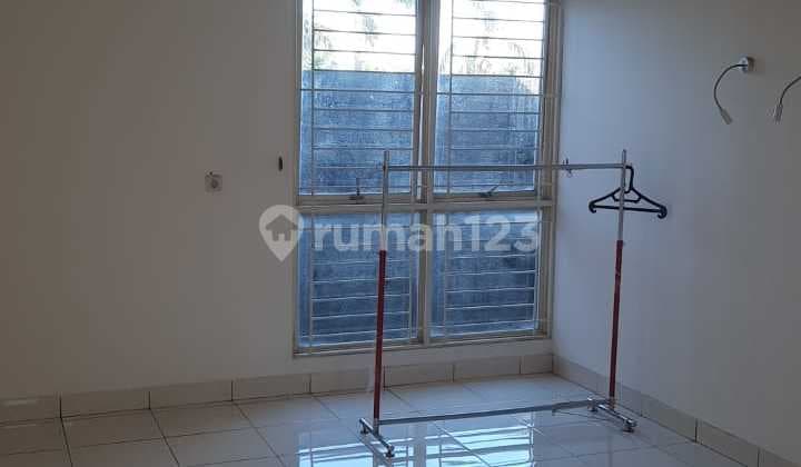 Residential House in Taman Kencana, West Jakarta, Strategic Location