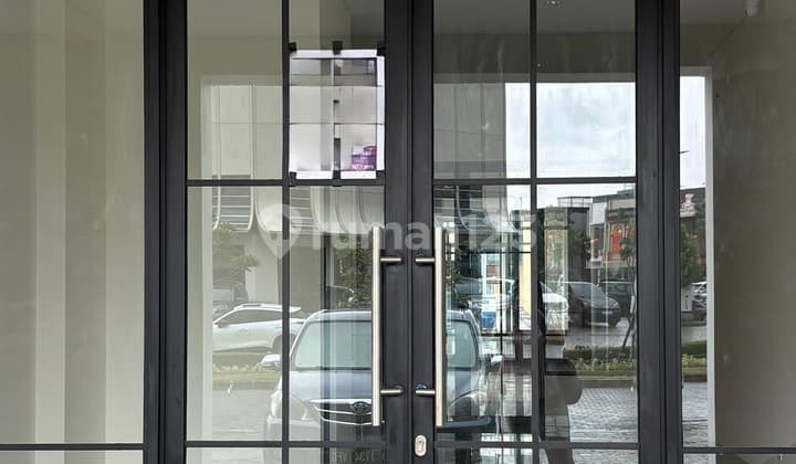 Nice Shop House for Business Setup, 3 Floors in Hudson Gading Serpong