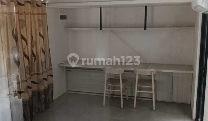 Rumah Eksklusif BSD 3 Lantai - Furnished, Aman, dan Akses Mudah ke Mana Saja