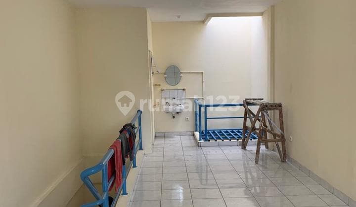 Ruko Bagus, Luas dan Bisa Nego di Taman Semanan Indah