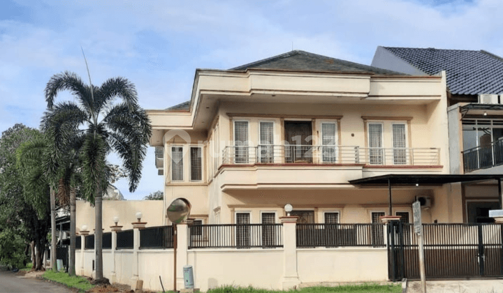 Negotiate Until Deal, Semi-Furnished Victoria Park Hook House with SHM in Karawaci Tangerang