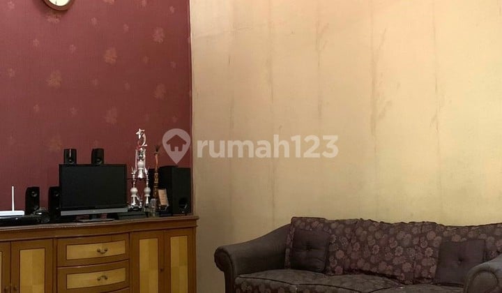 Harga Nego! Rumah Siap Huni 6 Kamar Tidur Cocok untuk Keluarga Besar di Modernland Tangerang