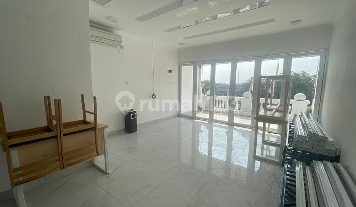 Nego Sampai Jadi Ruko 4 Lantai Semi Furnished, Free AC Siap Huni di Puri Mansion Jakarta Barat Strategis