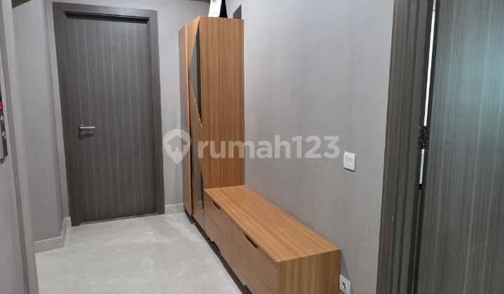 Apartemen St Moritz Kondisi Like New, Full Furnished & Strategis di Puri Indah Jakarta Barat