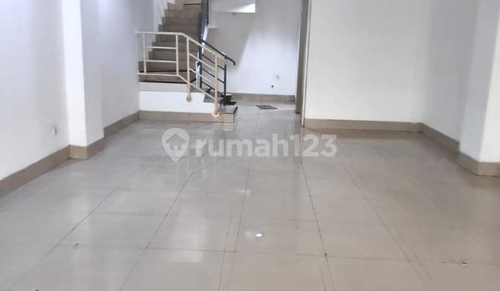 NEGO SAMPAI DEAL! Ruko Business Park 5 Lantai ada Lift Barang Hadap Timur Laut di Meruya