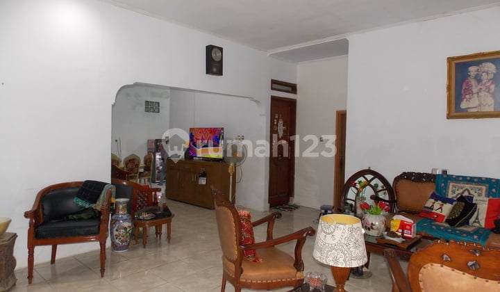 rumah cocok untuk di buat usaha kos kosan lokasi oke di Kemayoran