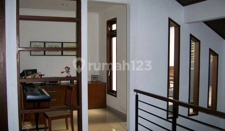 RUMAH CANTIK LOKASI STRATEGIS