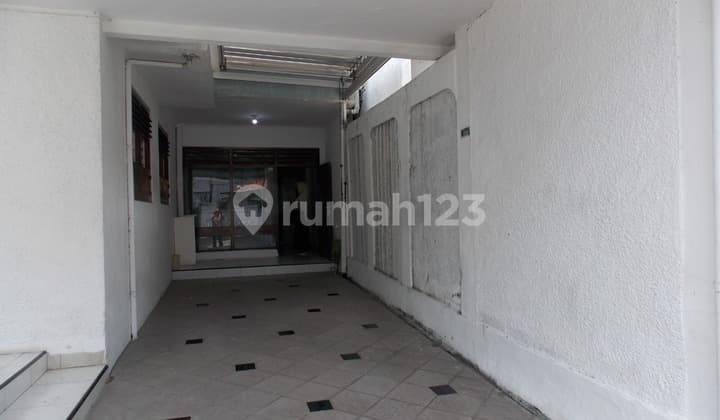 Dijual rumah di daerah Benhil Tanah Abang Jakarta Pusat