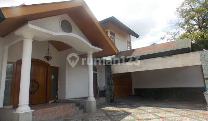 Rumah bisa untuk Kantor/ Tempat Usaha ,Jarang Ada Jual di Bawah Harga NJOP