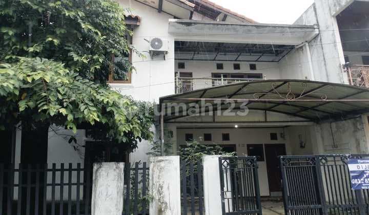 Rumah di Komplek Asri Sekitar Ciputat Kampung Utan Tangsel