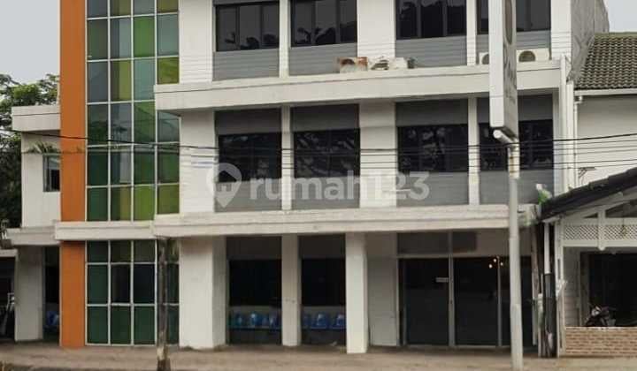 space for business, strategic location on main road