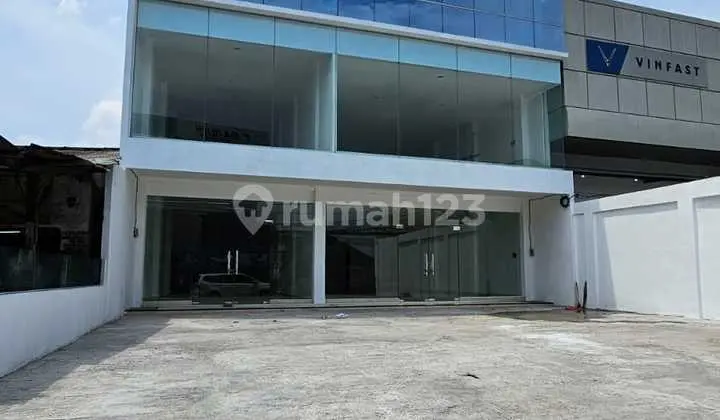 RUKO BAGUS 3,5 LANTAI, STRATEGIS, SIAP MASUK